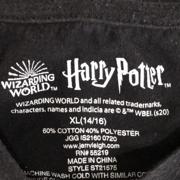 HARRY POTTER SHIRT/teens 14/16. Solid blk./back. Front/HOGWARTS & lightening - Picture 5 of 6